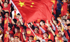 爱游戏体育:足球报谈U16国足夺冠：进攻多点开花，防线短板造战术选择困境